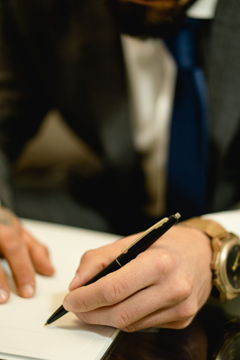 Why Business Owners Notarize Operating Agreements Before the Fourth Quarter Begins